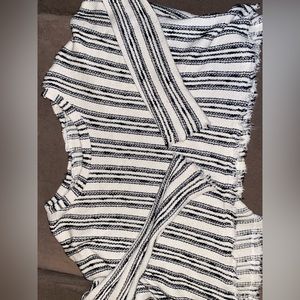 Storia Women’s Blouse Cropped Pullover Long Sleeved Striped Size Medium Knit